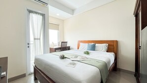 Room - Relax Studio Room Apartment At B Residence (Pagedangan)