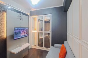 Room - Neat And Comfy Studio At Gateway Ahmad Yani Cicadas Apartment (Bandung)