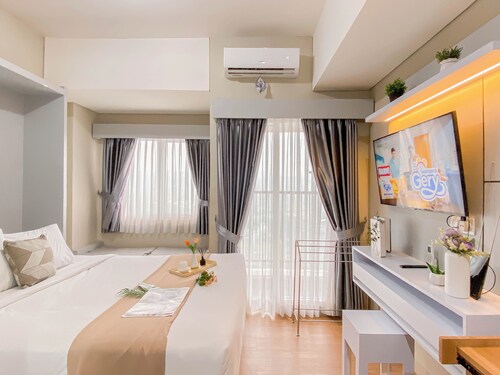Neat And Cozy Studio Unit At Lrt City Sentul - Royal Sentul Park