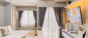Neat And Cozy Studio Unit At Lrt City Sentul - Royal Sentul Park