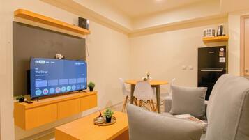 Standard Apartment, 2 Bedrooms | Living area