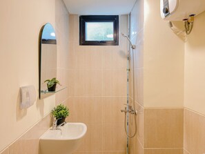 Apartemen Standar, 2 kamar tidur | Kamar mandi