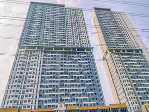 Exterior - Comfy And Neat 1Br At Vasanta Innopark Apartment (Cikarang)