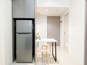 Apartamento standard, 1 quarto | Sala de jantar