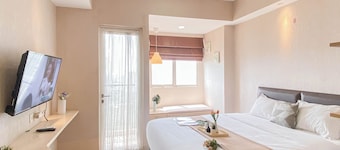 Cozy And Pleasant Living Studio At Apartment Oasis Cikarang
