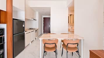 Standard Apartment, 2 Bedrooms | Dining room