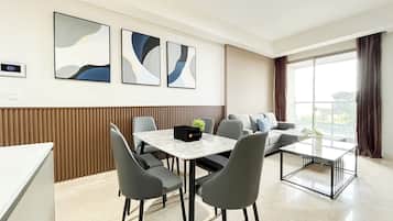 Leilighet – standard, 3 soverom | Spisestue