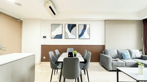 Room - Spacious And Cozy Stay 3Br At Gold Coast Apartment (Jakarta)