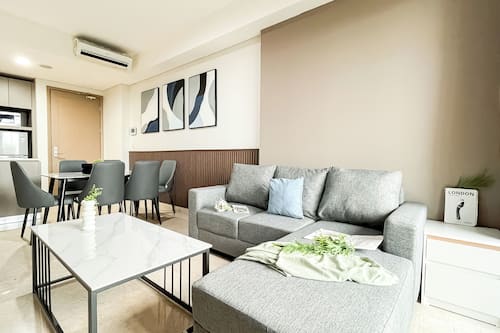 Standard Apartment, 3 Bedrooms | Living area