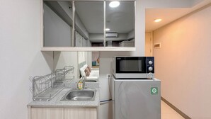 Standard Studio, 1 Bedroom | Private kitchen - Best View Studio (No Kitchen) With Good Design At Benson Supermall Mansion Apartment (Surabaya)