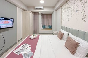 Standard Studio, 1 Bedroom - Best View Studio (No Kitchen) With Good Design At Benson Supermall Mansion Apartment (Surabaya)