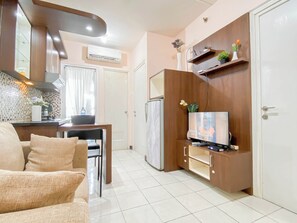 Interior - Comfy And Homey 2Br At Green Pramuka City Apartment (Jakarta)