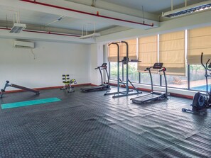 Fitness facility - Cozy And Neat Studio At Dave Apartment (Depok)