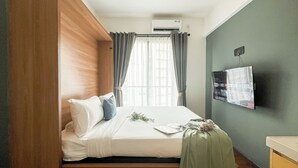 Standard Studio, 1 Bedroom - Warm Tone Studio At Sky House Bsd Apartment (Pagedangan)