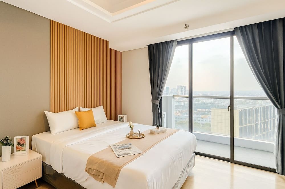 Elegant And Homey Studio At Apartment Capitol Suites