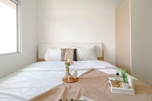 Standard Apartment, 1 Bedroom | Bed sheets - Simple Grey 1Br At Vittoria Residence Apartment (Jakarta)
