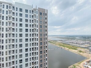 Exterior - White Style 2Br At Tokyo Riverside Pik 2 Apartment Near Tokyo Hub (Teluknaga)