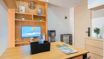 Standard Apartment, 2 Bedrooms | Living area