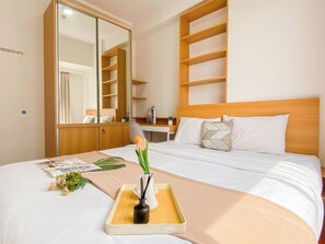 Standard Apartment, 2 Bedrooms - White Style 2Br At Tokyo Riverside Pik 2 Apartment Near Tokyo Hub (Teluknaga)