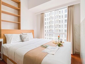 Room - White Style 2Br At Tokyo Riverside Pik 2 Apartment Near Tokyo Hub (Teluknaga)