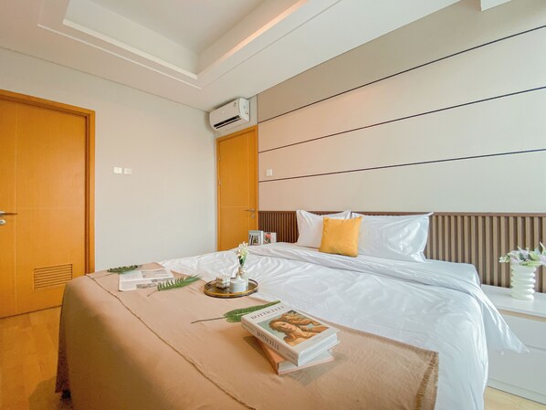 Room - Scenic And Homey 2Br At Apartment Capitol Suites Apartment (Jakarta)