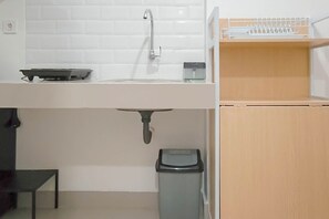 Standard Studio, 1 Bedroom | Private kitchen - Comfy Studio At Apartment Bandaraya - Tallasa City Makassar (Makassar)