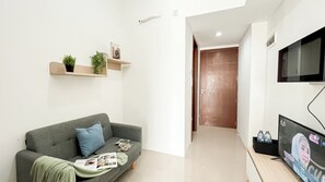 Standard Apartment, 1 Bedroom | Bed sheets - White Tone 1Br At Vittoria Residence Apartment (Jakarta)