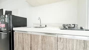 Standard Apartment, 1 Bedroom | Private kitchen