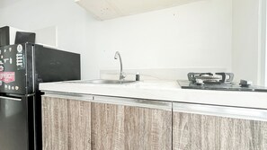 Standard Apartment, 1 Bedroom | Private kitchen - White Tone 1Br At Vittoria Residence Apartment (Jakarta)