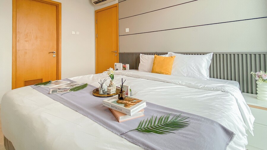 Fully Furnished And Elegant 2Br At Apartment Capitol Suites