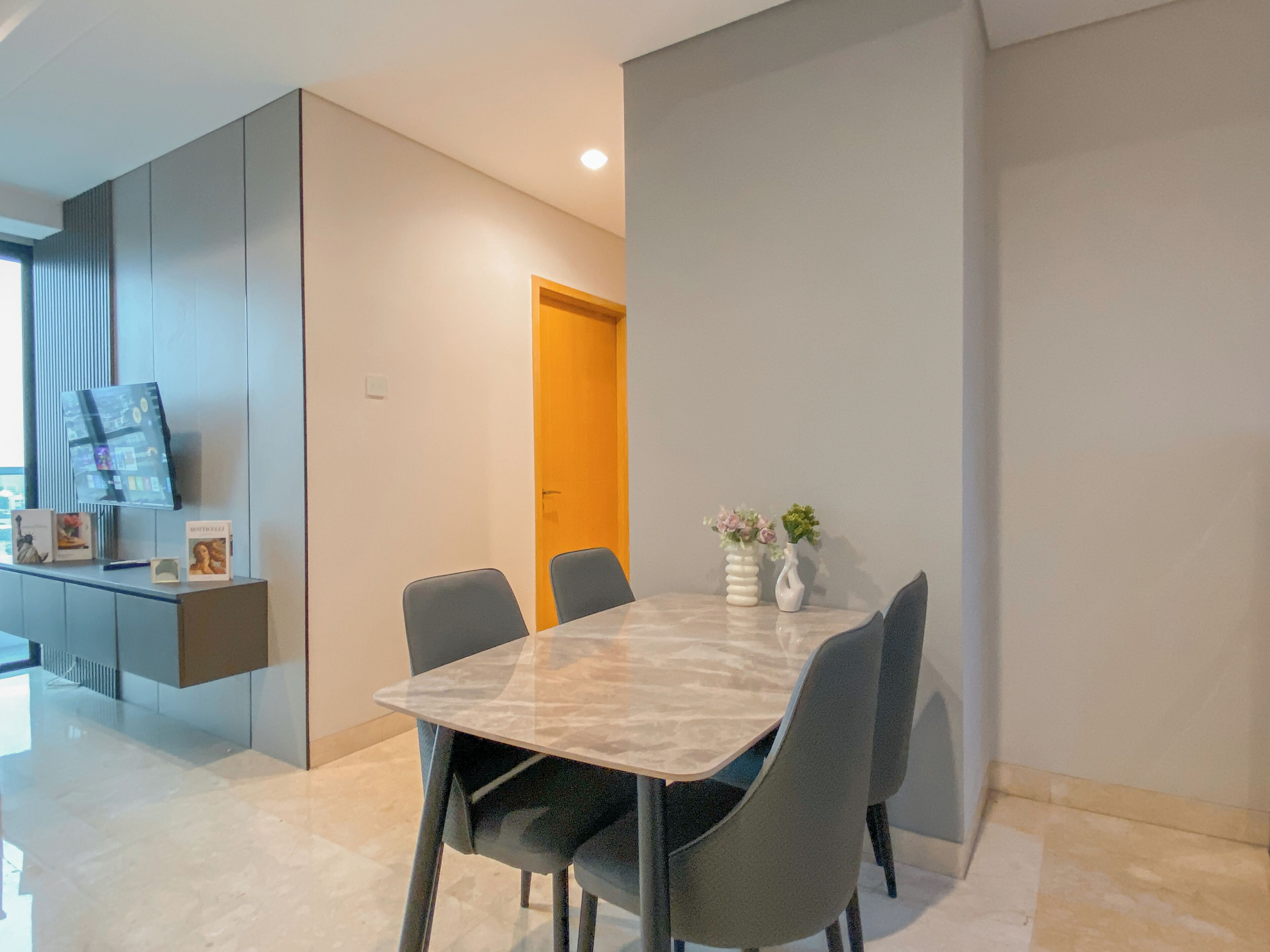 Standard Apartment, 2 Bedrooms | Dining room