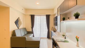 Standard Apartment, 3 Bedrooms | Living area