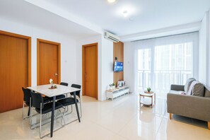 Standard Apartment, 2 Bedrooms | Dining room - Spacious And Lavish 2Br At Woodland Park Residence (Jakarta)