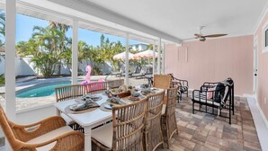 Unclassified image, 5 of 57, button - Flamingo Fling - Pool, Hot Tub & Putting Fun! (Holmes Be)