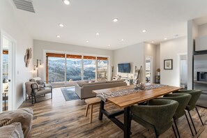 Interior - Methow Valley 3BR Retreat – Methow River Views (Pateros)