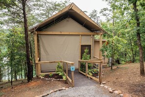 Exterior - Tranquility- Luxury Safari Tent (Sevierville)