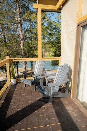 Terrace/patio - Waterscape- Luxury Safari Tent (Sevierville)