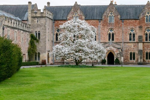 The Snug - A Quaint Mews Cottage City Centre