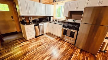 Micro-ondes, four, plaque de cuisson, lave-vaisselle