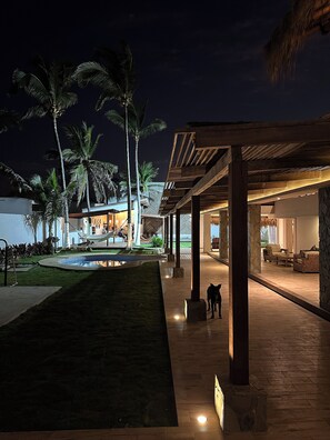 Terrace/patio - Casa Balam- Oceanfront Paradise and Sunsets (Los Mogotes)