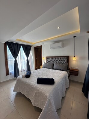 Iron/ironing board, WiFi, bed sheets - Casa Balam- Oceanfront Paradise and Sunsets (Los Mogotes)