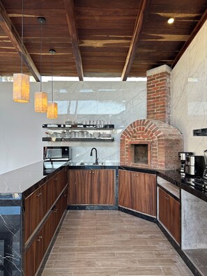 Private kitchen - Casa Balam- Oceanfront Paradise and Sunsets (Los Mogotes)