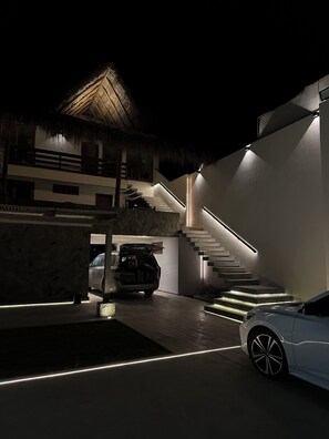 Exterior - Casa Balam- Oceanfront Paradise and Sunsets (Los Mogotes)