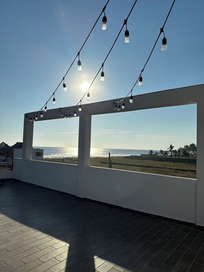 Terrace/patio - Casa Balam- Oceanfront Paradise and Sunsets (Los Mogotes)