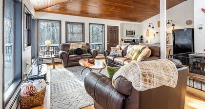 Rustic Mountain Retreat Just Minutes to Pico & Killington for a Perfect Getaway