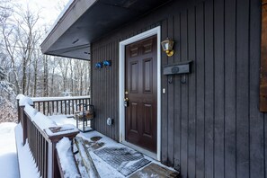 Property grounds - Rustic Mountain Retreat Just Minutes to Pico & Killington for a Perfect Getaway (Mendon)