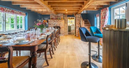 Abbey Grange - sleeps 14 guests in 5 bedrooms