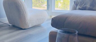 Modern Lakeview 2-bedroom home, just steps from Michigan Lake