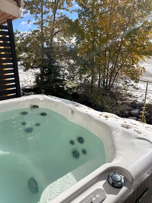 Bain à remous extérieur