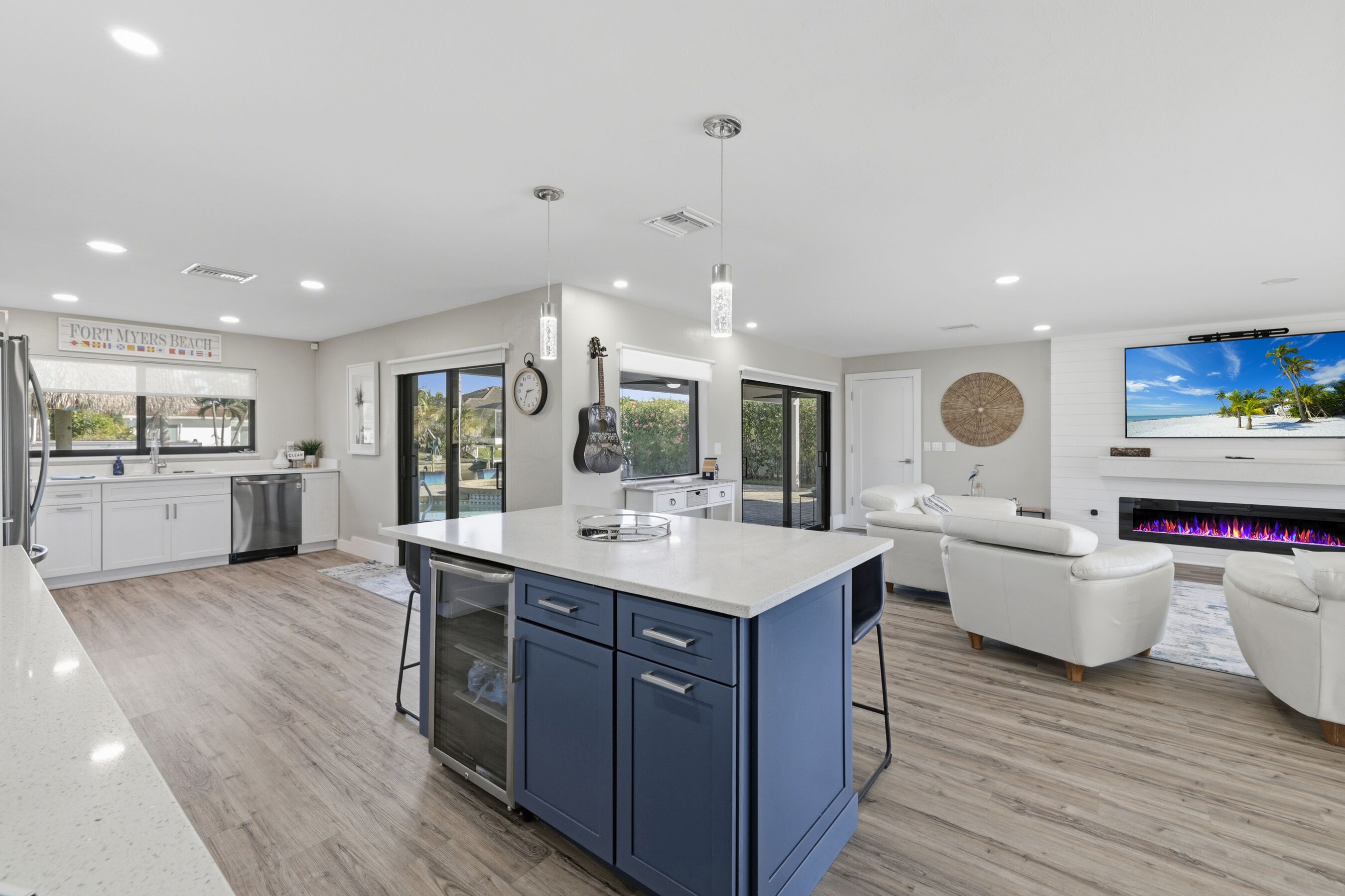 Mikrowelle, Ofen, Herdplatte, Geschirrspüler